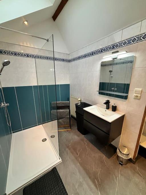Mini-Loft, Terrasse 24M2, Internet Haut-Debit, Garage Prive Et Place De Parking * Audincourt