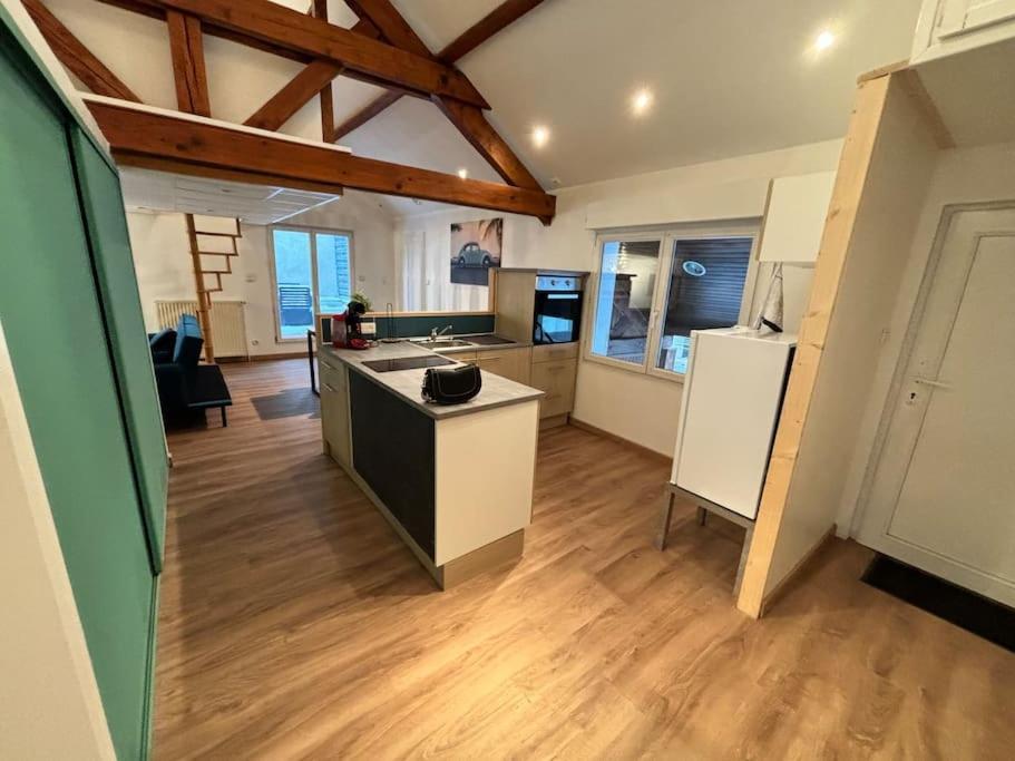 Mini-Loft, Terrasse 24M2, Internet Haut-Debit, Garage Prive Et Place De Parking Audincourt